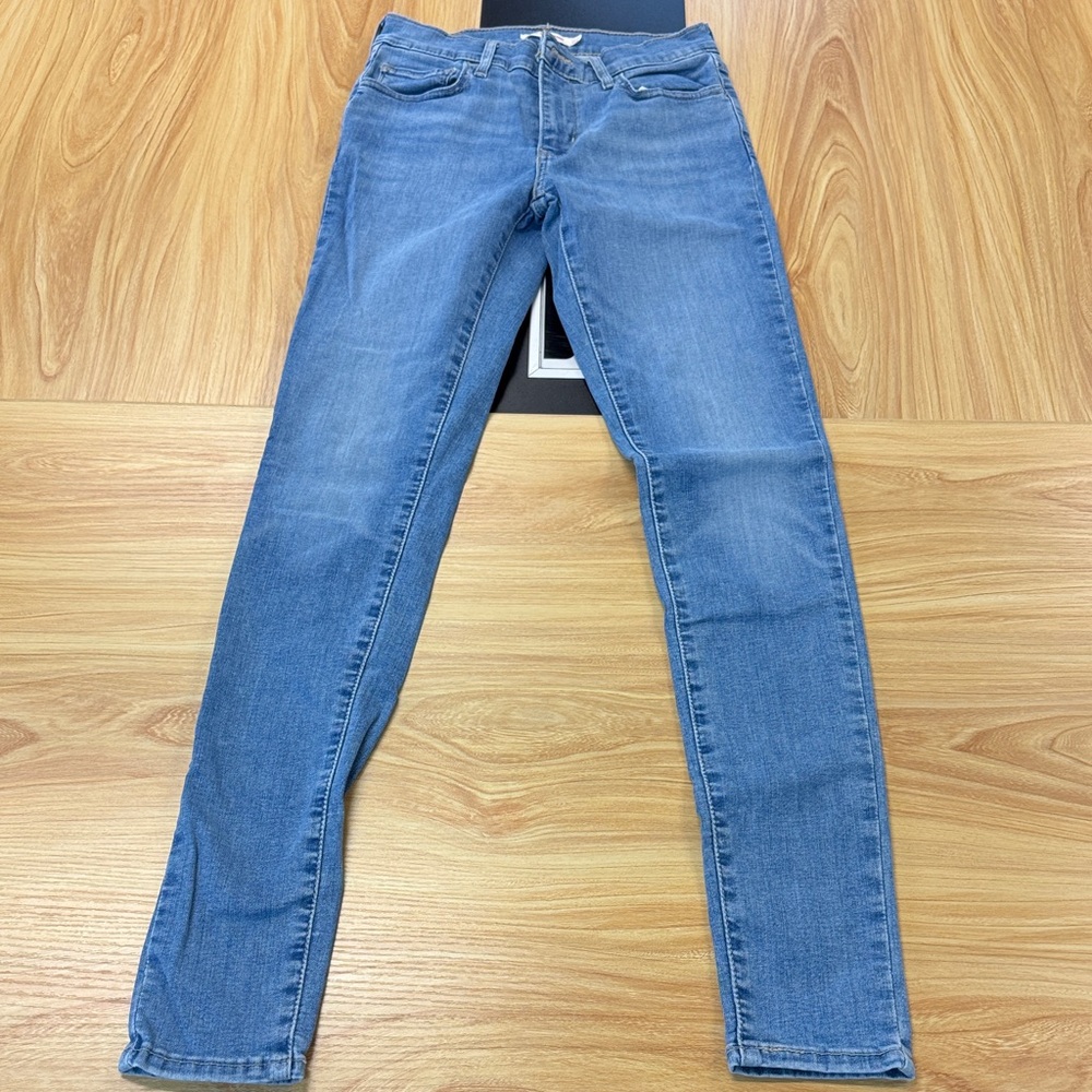 Levi's Light Blue Women's Skinny Jeans 27